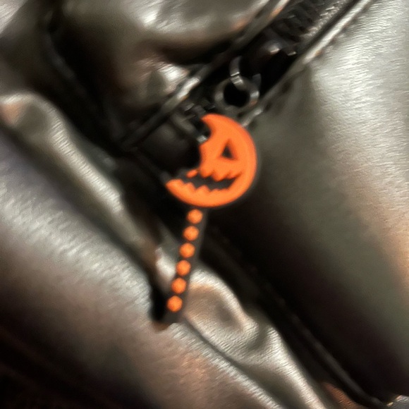 Trick ’r Treat Sam Hot Topic Mini Backpack NWT - Picture 5 of 7
